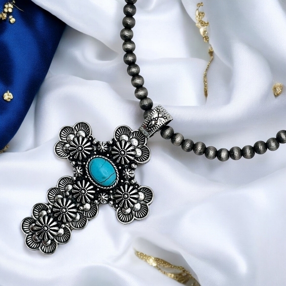 🆕️Vintage-Inspired Cross Pendant with Faux Turquoise - Antique Silver Finish 💙 - Picture 10 of 12